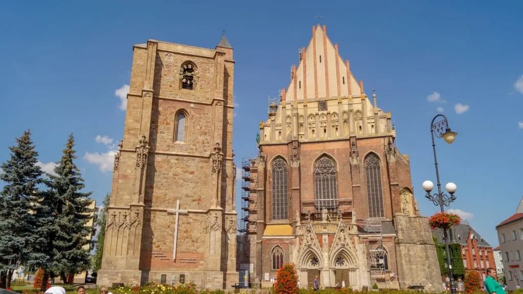 Nysa atrakcje: Odkryj najpiękniejsze miejsca i zabytki w Nysie