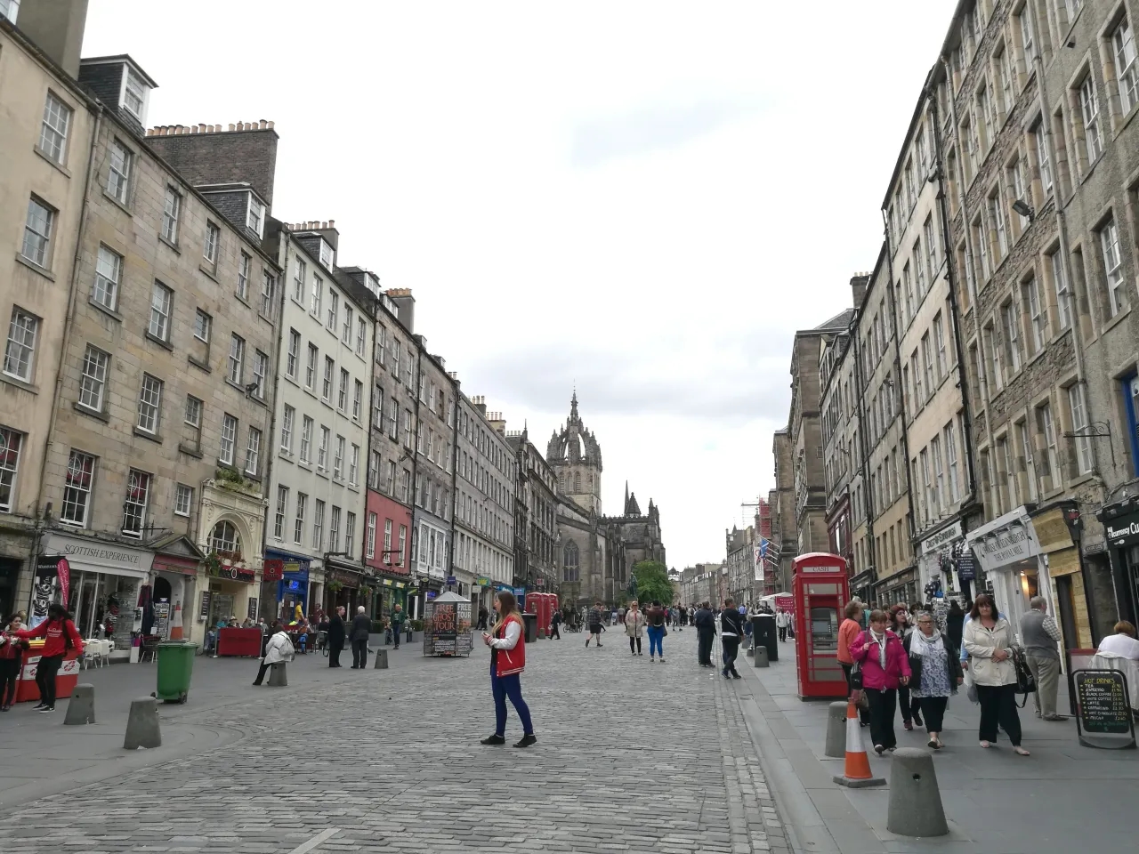 Edynburg gdzie leży - poznaj lokalizację stolicy Szkocji i jej atrakcje