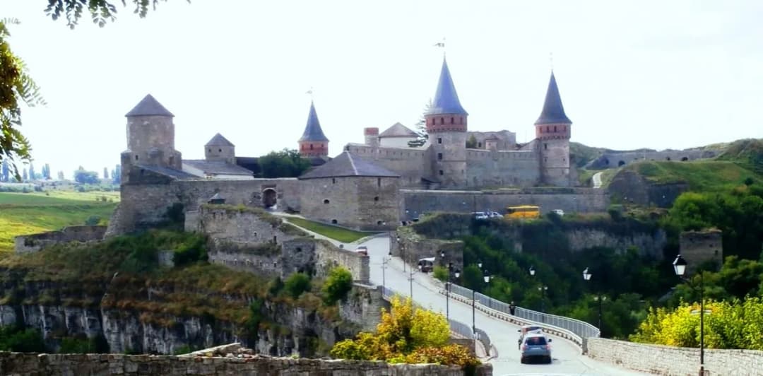 Gdzie leży Kamieniec Podolski? Odkryj jego tajemnice i lokalizację