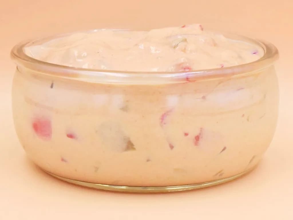 Jak zrobić sos 1000 wysp – prosty przepis na pyszny sos do sałatek