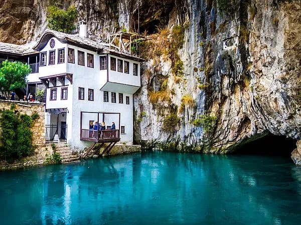 Czy w Bośni jest bezpiecznie? Aktualna sytuacja i porady dla turystów