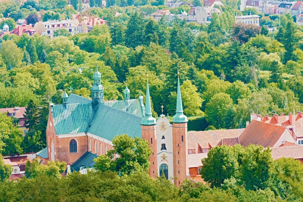 Oliwa atrakcje: Odkryj najpiękniejsze miejsca w Gdańsku